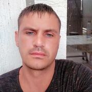  ,  Viktor, 37