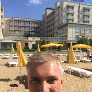   ,  Denis, 40