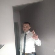 ,   Andrej, 34 ,   