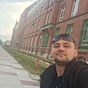  ,   Leonid, 32 ,   c 
