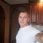  ,  Viktor, 47
