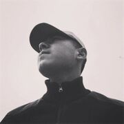  ,  Kamron, 25