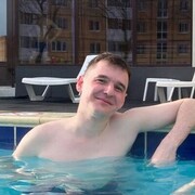  ,  Zhenya, 32