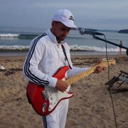  ,   Mikis, 39 ,   