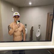  ,   Kris, 31 ,   ,   