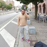  ,  Luka, 25