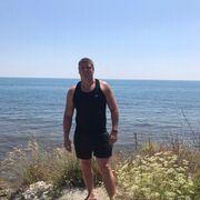  ,  Donil, 37