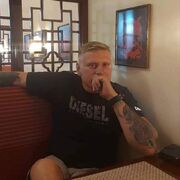  ,  Tomas, 44