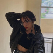  ,   Nezrin, 25 ,   ,   