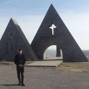  ,   Armen, 36 ,   ,   