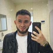 ,  Emir, 25