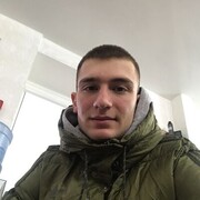  ,  Maksim, 25