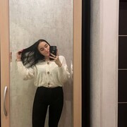  ,  Veronika, 24