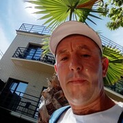  ,   Russlan, 42 ,   ,   