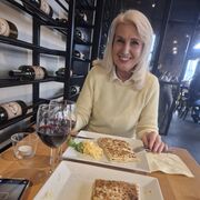  ,   Larysa, 69 ,   ,   