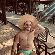  ,   Denis, 33 ,     , c 