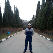  ,   Djoni, 42 ,  
