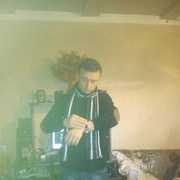  ,  rezi, 28