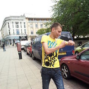 ,  Arturs, 32