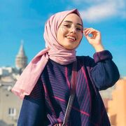  ,  Saira, 28