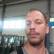  ,  Oleg, 32