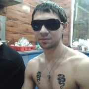   ,  Alex, 33