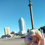  ,   Viki, 38 ,  