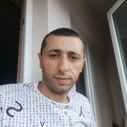  ,  Akop, 32