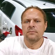  ,   Leon, 44 ,   