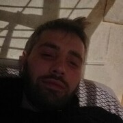  ,  Armen, 33