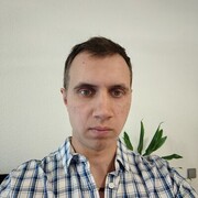  ,  Tomas, 44
