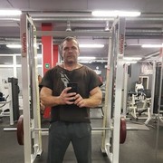  ,   Maks, 46 ,  