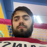  ,  Toni, 27