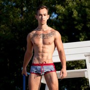  ,  denis, 32