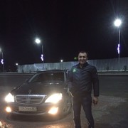  ,   Kadir, 44 ,  