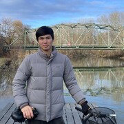  Komarom,  Amir, 22