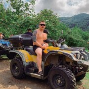  ,   Vitalik, 32 ,  
