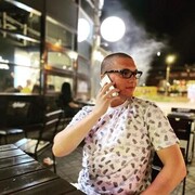 ,  Artur, 25