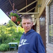  ,  Edgaras, 42