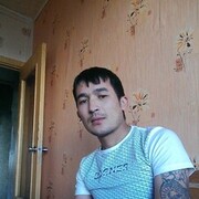  ,  Jahongir, 32