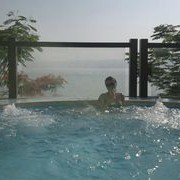  ,   Queen, 39 ,   