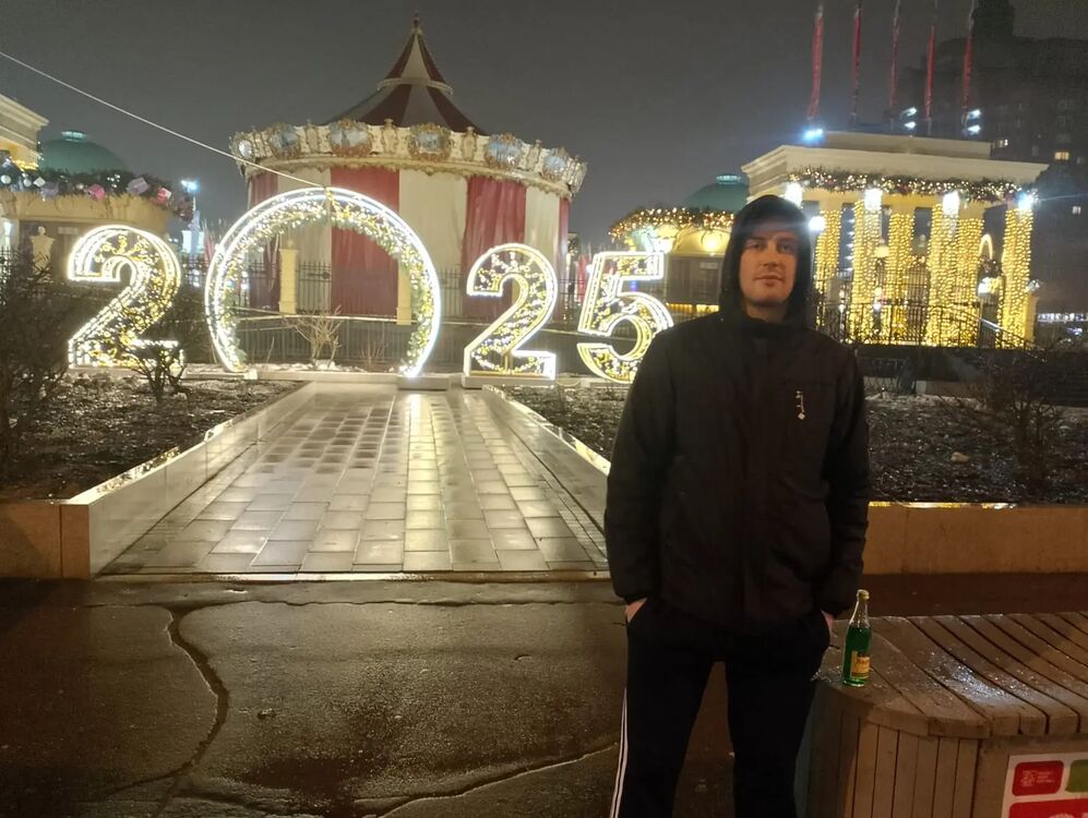  50250631  Artem, 28 ,    