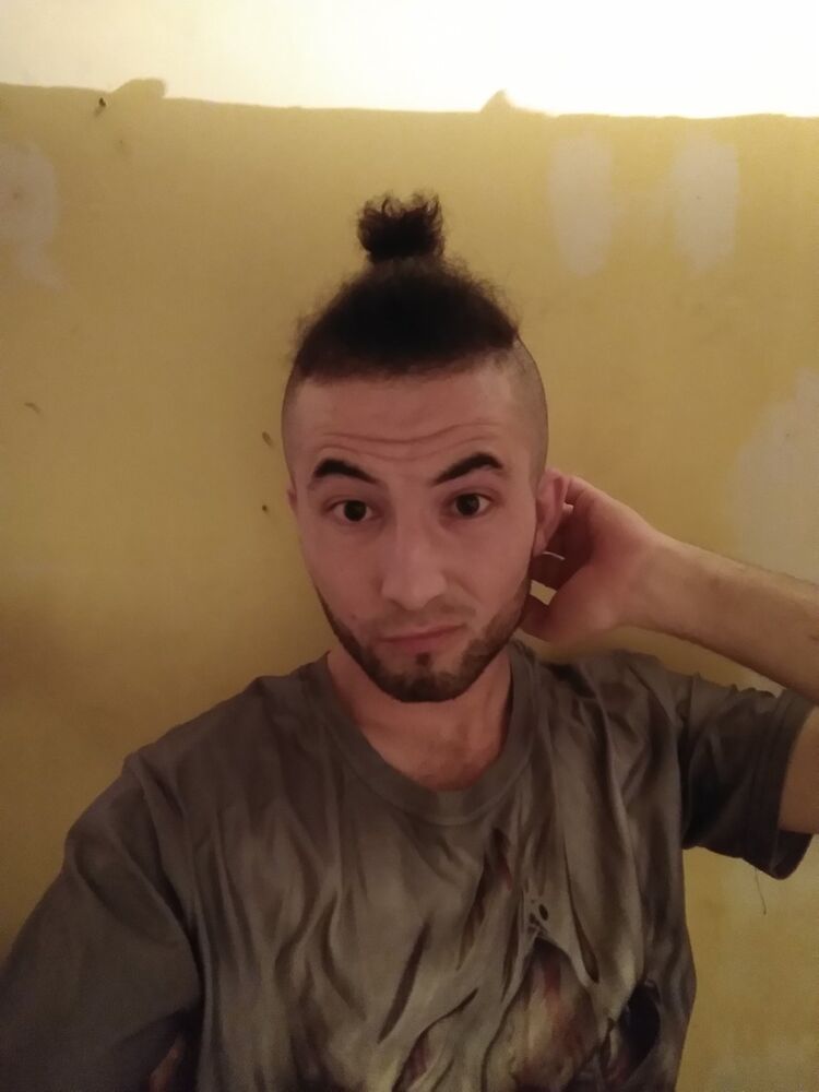  Tuzla,   Farhad, 28 ,     , c 