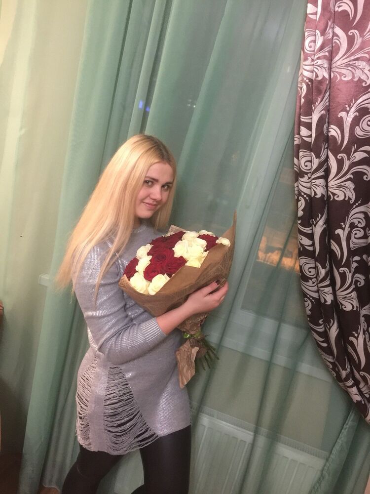 ,   Julia, 27 ,   ,   , c 