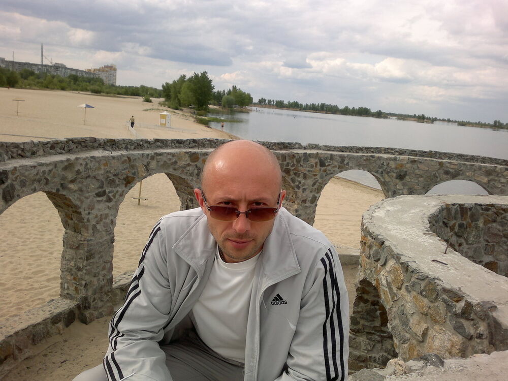  12300781  BrowSer, 46 ,    