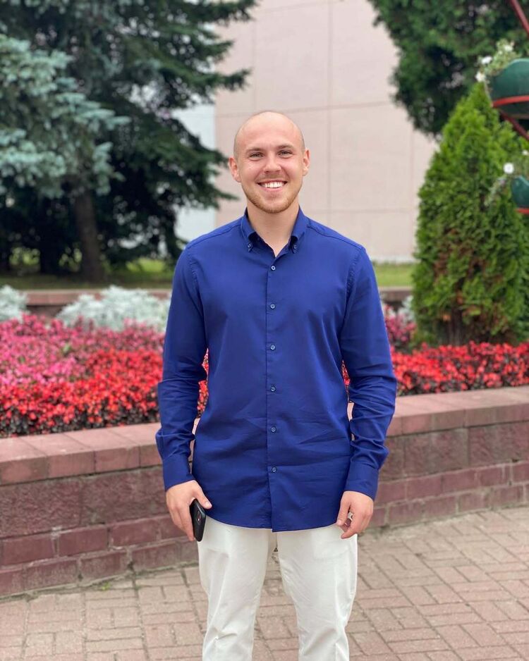  53050601  Viktor, 37 ,    