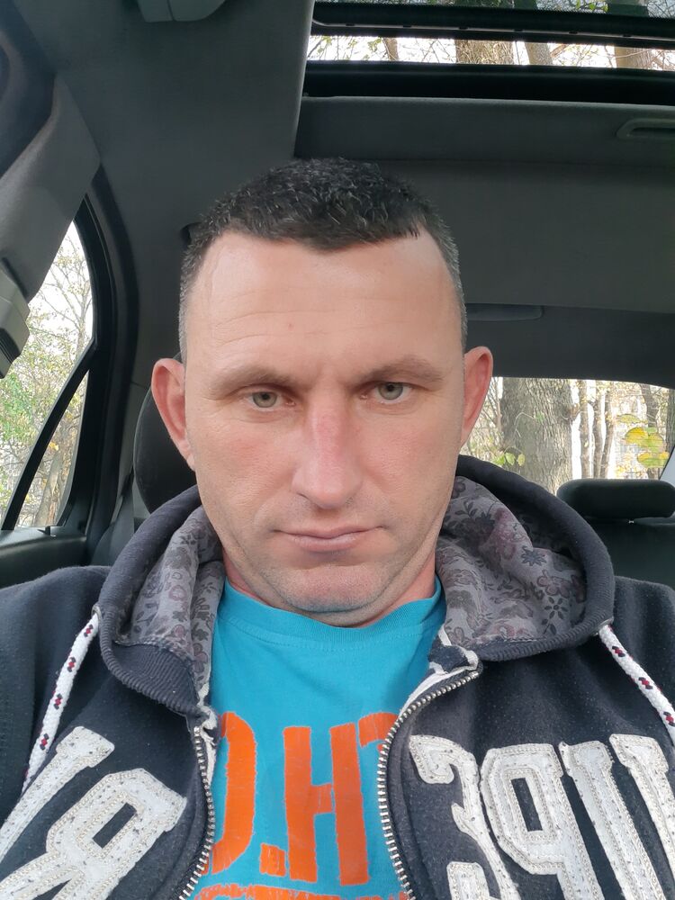  40436491  Yura, 43 ,    