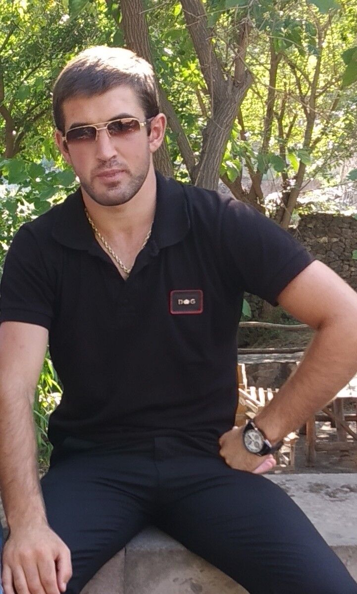  ,   Hovo, 28 ,   ,   , c 