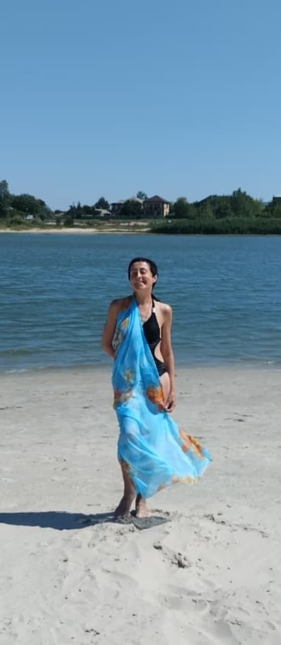  52857661  Elena, 44 ,    