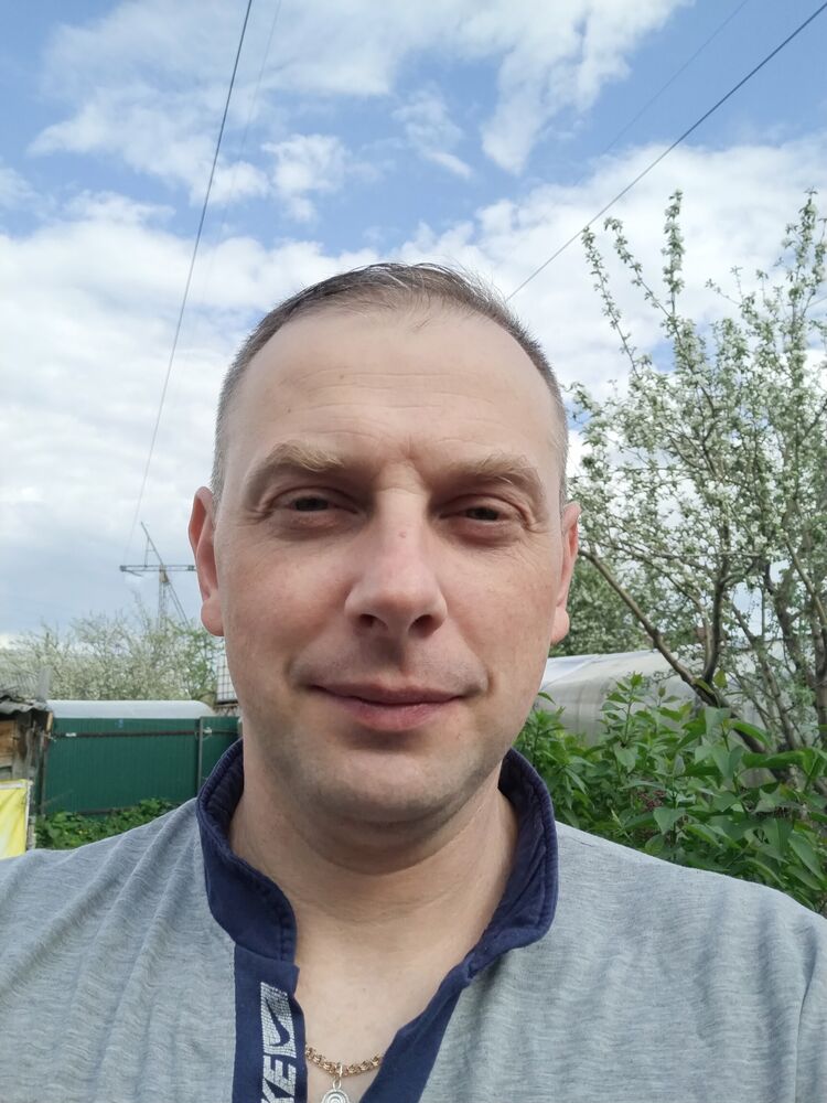  51654561  Vasily, 42 ,    